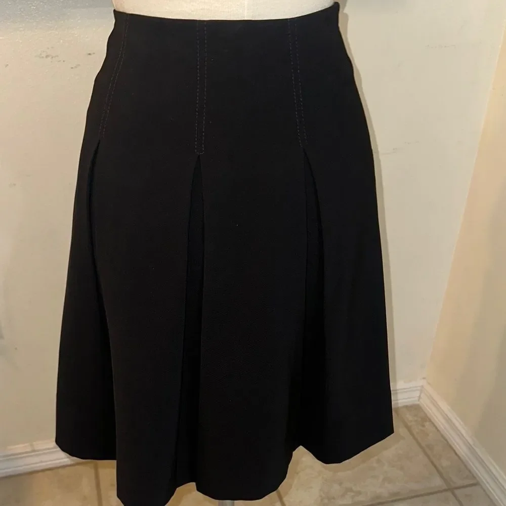 WHBM Black Pleated Skirt Size 00
